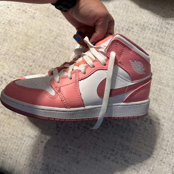 big kids air jordan 1 mid